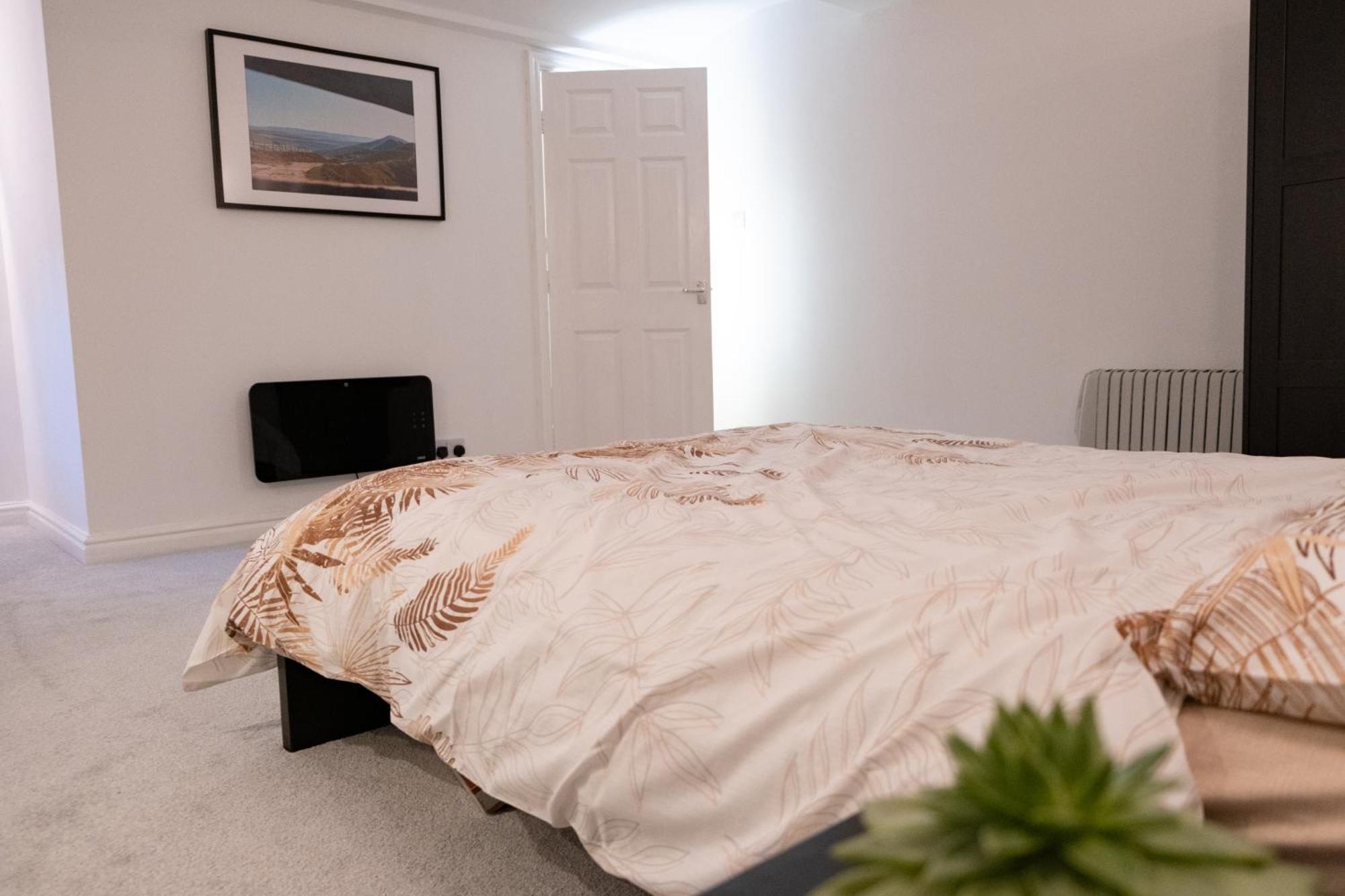 Flat Near Peak District Apartment Mossley Exterior photo